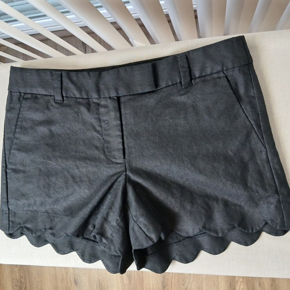 J. Crew black scalloped hem shorts size 4 linen cotton blend pockets zip fly